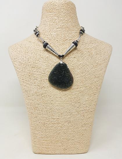 black-teardrop-agate-necklace-