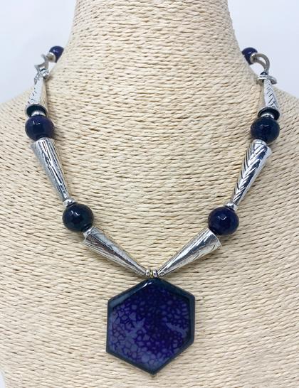 purple-hexagram-agate-necklace
