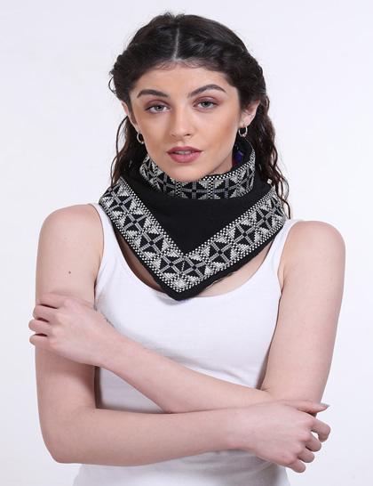 reversible-black-fleece-multicolour---blackwhite-border-scarf